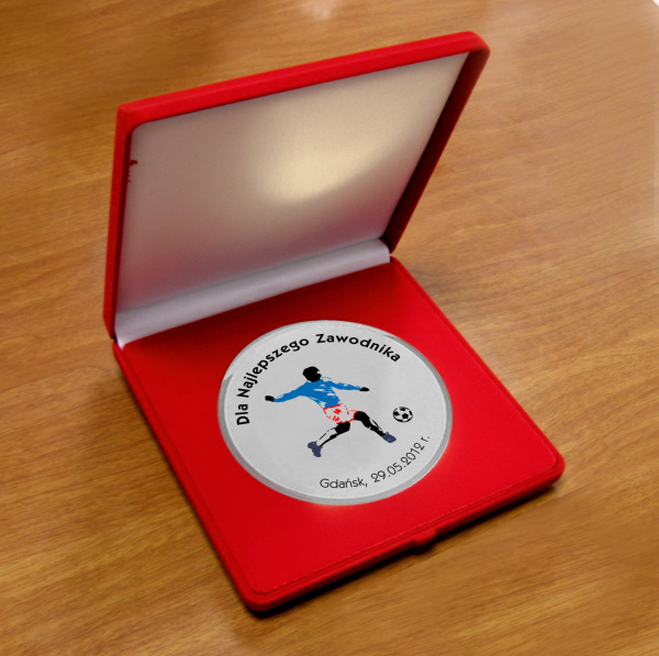 ozdobne etui okoliczno�ciowe z pater� srebrn�, etui:&nbsp;15x15, �rednica&nbsp;patery:&nbsp;&oslash;11 (produkt niedost�pny) puchary statuetki medale